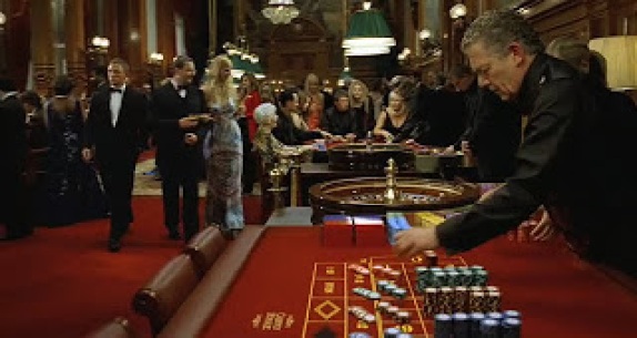 casino_royale_tables.jpg